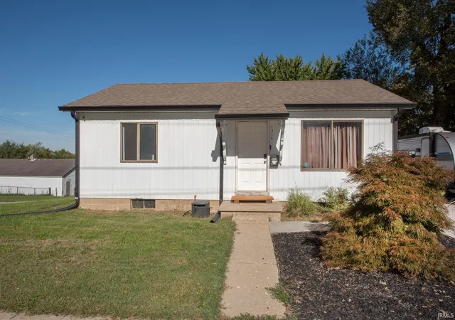 Photo 2 of Manufactured home for sale at 416 Jefferson St, Lafayette, IN 47905 | MLS# 202640132 | Listing updated on 2026-10-17