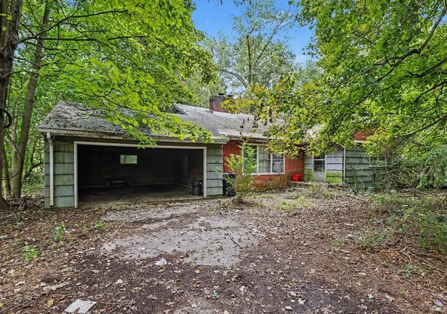 Photo 2 of Sale Pending at 51200 Lilac Rd, South Bend, IN 46628 | MLS# 202640138 | Listing updated on 2026-10-06