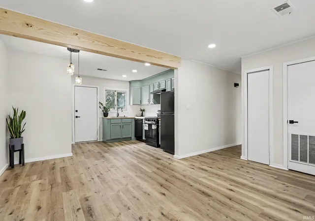 Photo 2 of Manufactured home for sale at 1929 Swygart Ave, South Bend, IN 46613 | MLS# 202640161 | Listing updated on 2026-09-29