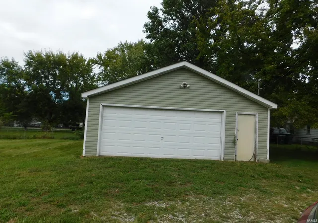 Photo 3 of Manufactured home for sale at 1436 E 22nd Street, Muncie, IN 47302 | MLS# 202640182 | Listing updated on 2026-10-22