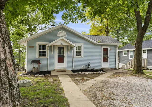 Photo 1 of Manufactured home for sale at 11910 W Breezy Point Dr, Monticello, IN 47960 | MLS# 202640184 | Listing updated on 2026-10-29