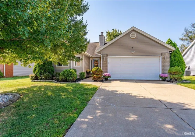 Photo 1 of Sale Pending at 5707 Beaver Trl, Evansville, IN 47715 | MLS# 202640193 | Listing updated on 2026-10-09
