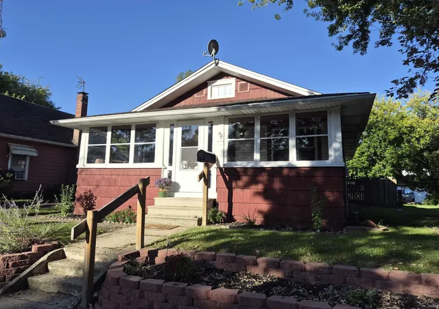 Photo 1 of Manufactured home for sale at 927 Oaklawn St, South Bend, IN 46615 | MLS# 202640218 | Listing updated on 2026-10-22