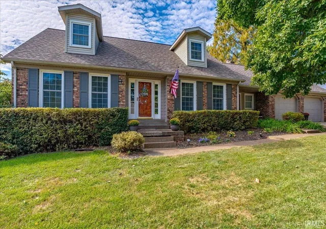 Photo 1 of Single family home for sale at 7611 Nottingham Dr, Newburgh, IN 47630 | MLS# 202640219 | Listing updated on 2026-10-20