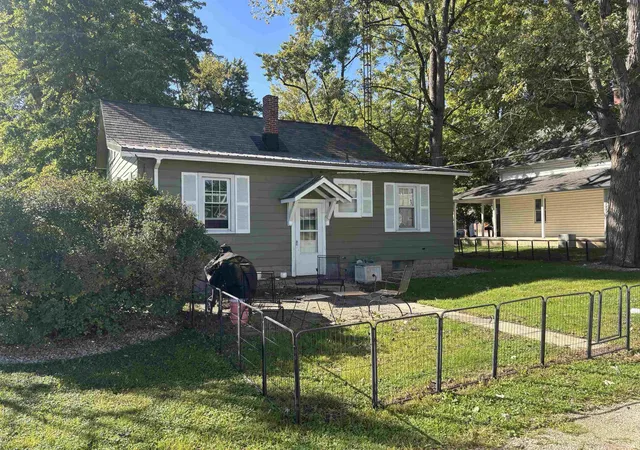 Photo 3 of Single family home for sale at 467 E Franklin St, Berne, IN 46711 | MLS# 202640233 | Listing updated on 2026-10-01