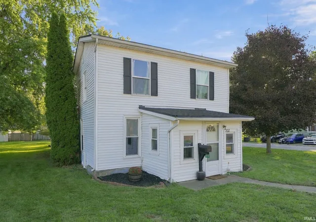 Photo 2 of Sale Pending at 302 E Swihart St, Columbia City, IN 46725 | MLS# 202640270 | Listing updated on 2026-09-29