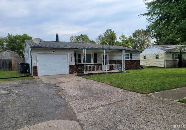 Photo 2 of Sale Pending at 2944 S Chippewa Ln, Muncie, IN 47302 | MLS# 202640276 | Listing updated on 2026-10-23