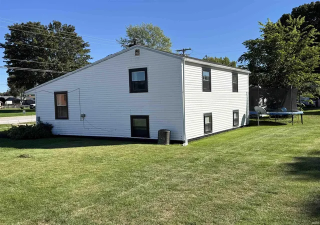 Photo 2 of Manufactured home for sale at 514 N Wayne St, Peru, IN 46970 | MLS# 202640282 | Listing updated on 2026-10-21