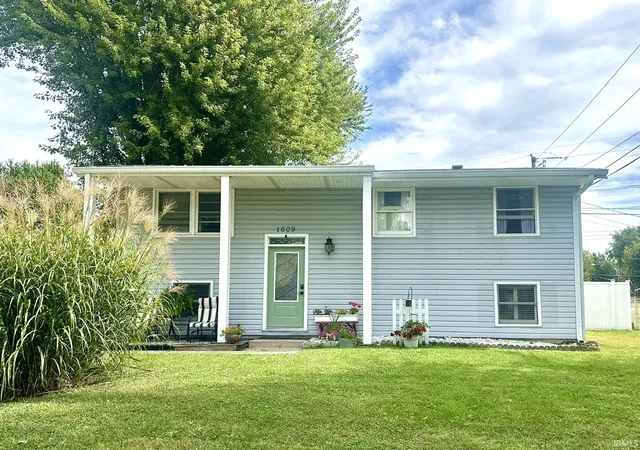 Photo 1 of Manufactured home for sale at 1609 S Rue Royale Dr, Kokomo, IN 46902 | MLS# 202640285 | Listing updated on 2026-10-06