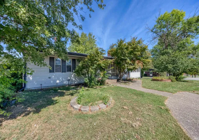 Photo 3 of Manufactured home for sale at 502 Linnwood Ave, Sellersburg, IN 47172 | MLS# 202640305 | Listing updated on 2026-10-15
