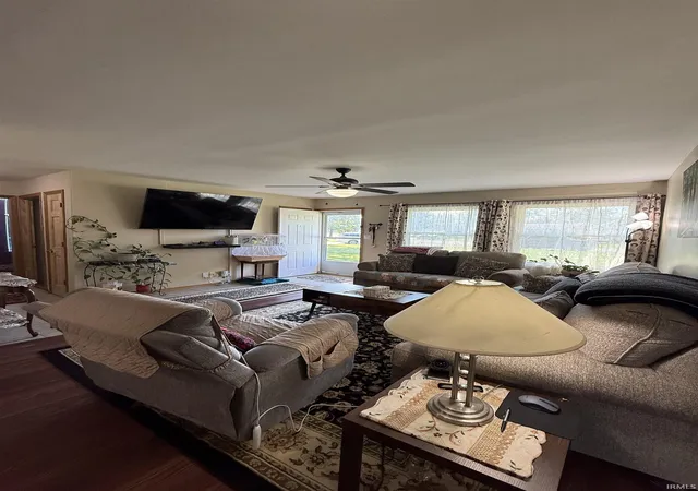 Photo 3 of Manufactured home for sale at 1916 W Sheffield Dr, Muncie, IN 47304 | MLS# 202640310 | Listing updated on 2026-10-18
