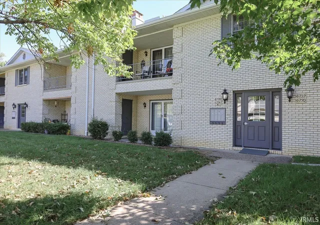 Photo 2 of Condo for sale at 6728 Newburgh Rd #7, Evansville, IN 47715 | MLS# 202640313 | Listing updated on 2026-10-08