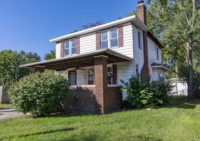 Photo 2 of Manufactured home for sale at 1109 Diamond Ave, South Bend, IN 46628 | MLS# 202640340 | Listing updated on 2026-10-22