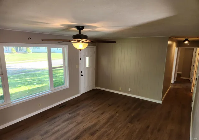 Photo 3 of Sale Pending at 2121 W Thomas Dr, Muncie, IN 47302 | MLS# 202640343 | Listing updated on 2026-10-04