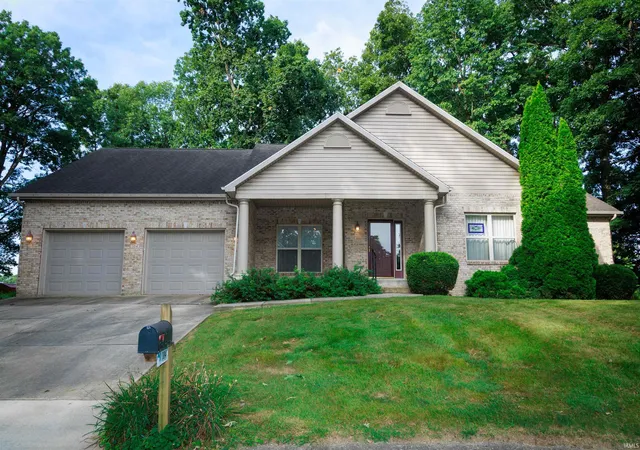 Manufactured home for sale at 104 Maple Cvs, Williamsport, IN 47993 | MLS# 202640348