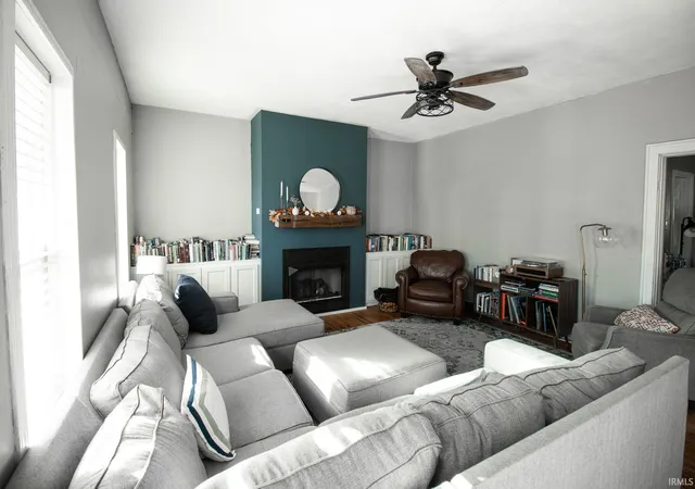 Photo 4 of Sale Pending at 530 Chestnut St, Mount Carmel, IL 62863 | MLS# 202640375 | Listing updated on 2026-10-10
