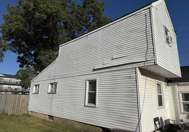 Photo 3 of Single family home for sale at 2213 N Hollywood Ave, Muncie, IN 47304 | MLS# 202640378 | Listing updated on 2026-09-30