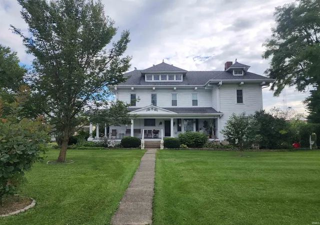 Photo 1 of Sale Pending at 258 N Sprunger St, Berne, IN 46711 | MLS# 202640394 | Listing updated on 2026-10-21