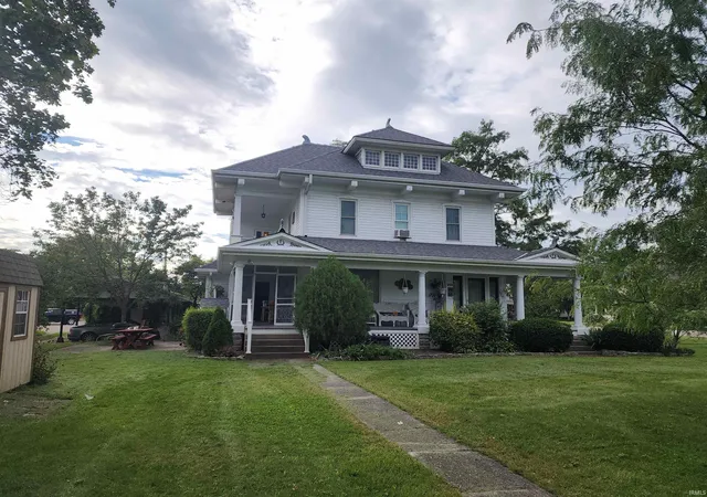 Photo 3 of Sale Pending at 258 N Sprunger St, Berne, IN 46711 | MLS# 202640394 | Listing updated on 2026-10-21