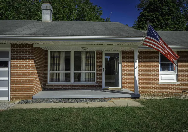 Photo 2 of Sale Pending at 1704 Kennedy Dr, Princeton, IN 47670 | MLS# 202640408 | Listing updated on 2026-10-14