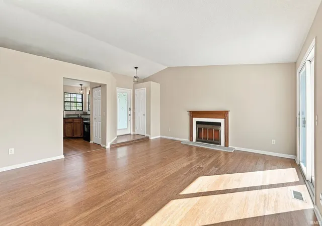 Photo 2 of Sale Pending at 1910 E Dowling St, Kendallville, IN 46755 | MLS# 202640425 | Listing updated on 2026-10-14