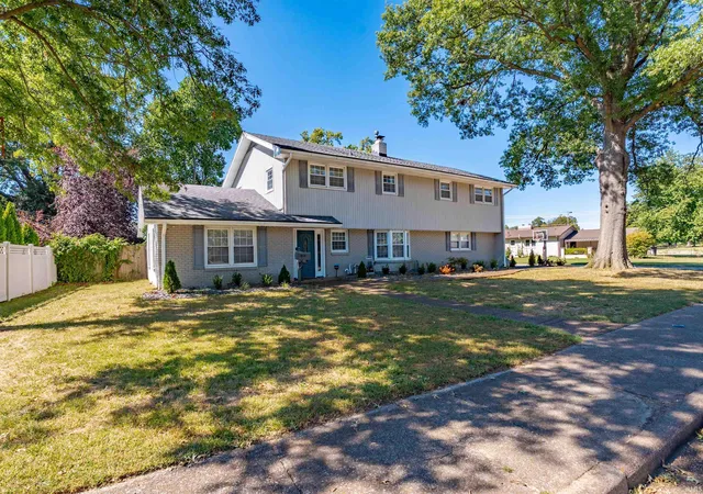 Photo 2 of Manufactured home for sale at 615 Trinity Dr, Evansville, IN 47714 | MLS# 202640426 | Listing updated on 2026-10-14