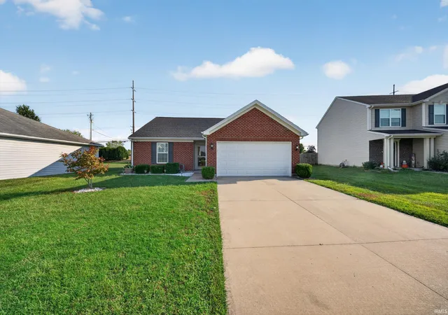 Photo 1 of Manufactured home for sale at 817 Candlestick Ct, Evansville, IN 47725 | MLS# 202640443 | Listing updated on 2026-10-20