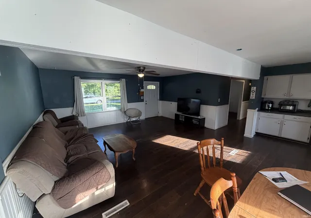 Photo 3 of Manufactured home for sale at 280 Nw 9th Street, Linton, IN 47441 | MLS# 202640465 | Listing updated on 2026-10-06