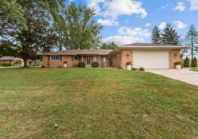 Photo 1 of Sale Pending at 2304 Greytwig Dr, Kokomo, IN 46902 | MLS# 202640473 | Listing updated on 2026-10-05