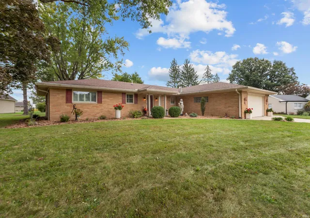 Photo 2 of Sale Pending at 2304 Greytwig Dr, Kokomo, IN 46902 | MLS# 202640473 | Listing updated on 2026-10-05