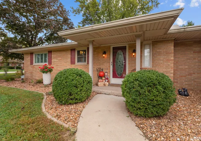 Photo 3 of Sale Pending at 2304 Greytwig Dr, Kokomo, IN 46902 | MLS# 202640473 | Listing updated on 2026-10-05