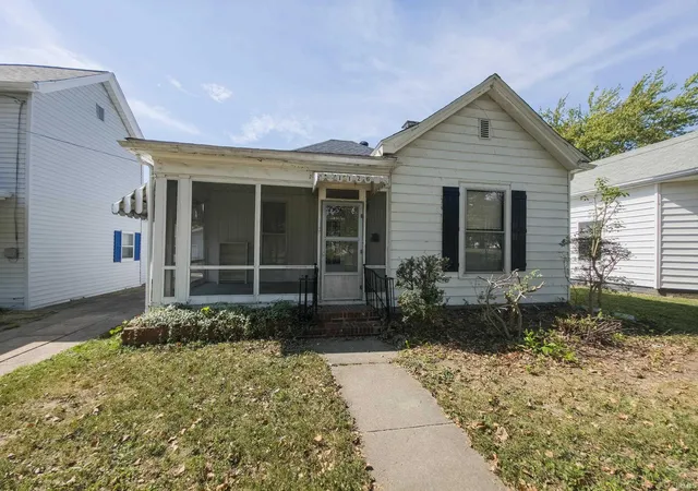 Photo 2 of Manufactured home for sale at 1126 N Mulberry St, Mount Carmel, IL 62863 | MLS# 202640486 | Listing updated on 2026-10-09