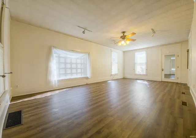 Photo 3 of Manufactured home for sale at 1126 N Mulberry St, Mount Carmel, IL 62863 | MLS# 202640486 | Listing updated on 2026-10-09