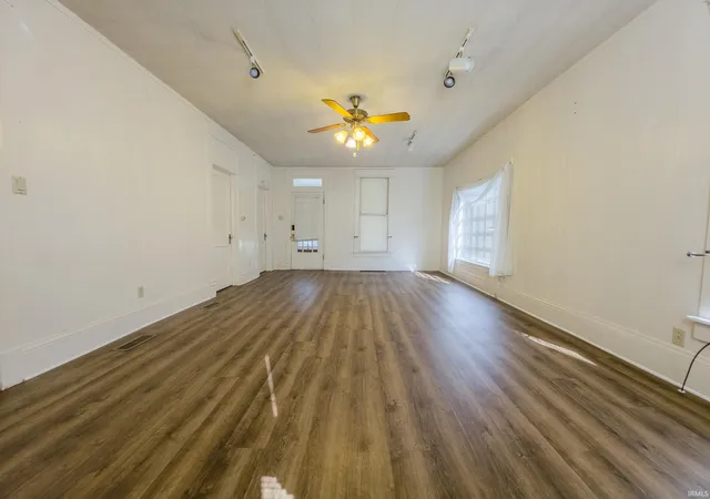 Photo 4 of Manufactured home for sale at 1126 N Mulberry St, Mount Carmel, IL 62863 | MLS# 202640486 | Listing updated on 2026-10-09
