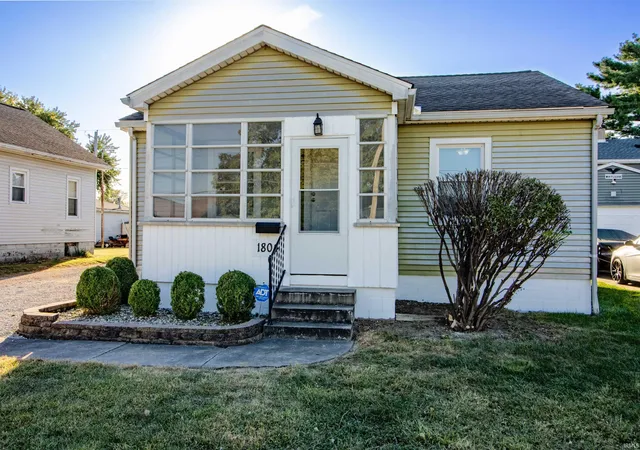 Photo 1 of Sale Pending at 1804 Aviation Ave, Evansville, IN 47711 | MLS# 202640501 | Listing updated on 2026-10-11