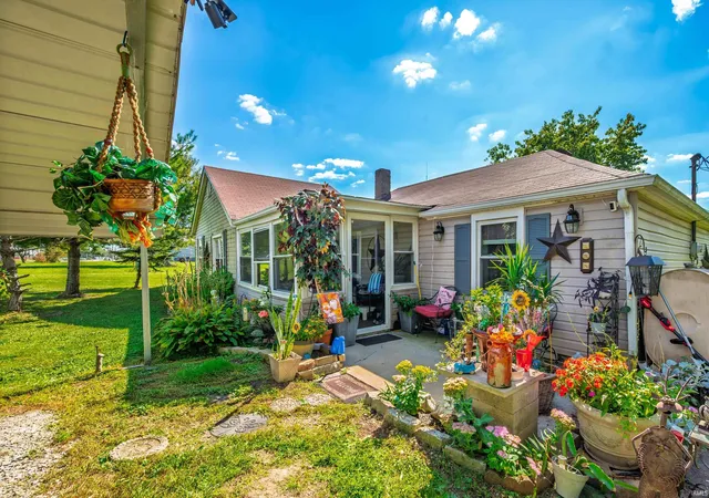 Photo 3 of Sale Pending at 3909 E Centennial Ave, Muncie, IN 47303 | MLS# 202640517 | Listing updated on 2026-10-05
