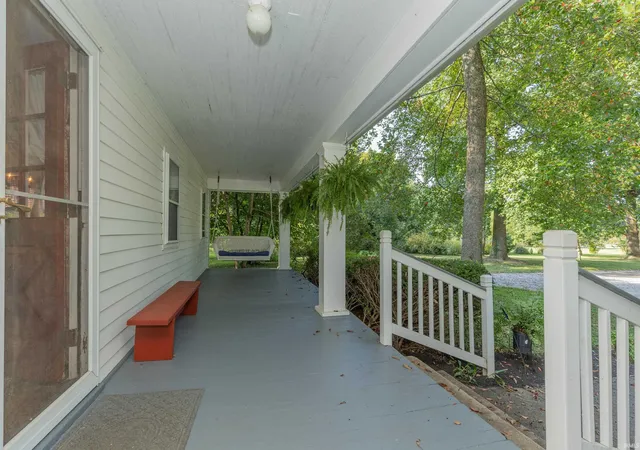 Photo 2 of Manufactured home for sale at 6531 Oak Hl Rd, Evansville, IN 47725 | MLS# 202640539 | Listing updated on 2026-10-01
