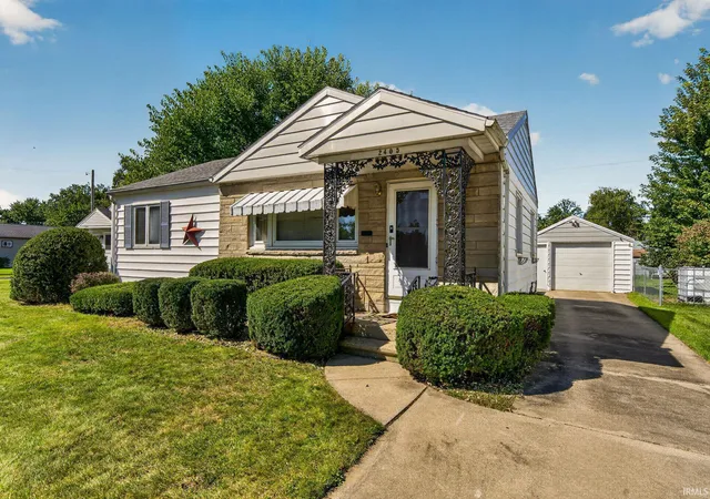 Manufactured home for sale at 2405 Rockne Dr, South Bend, IN 46615 | MLS# 202640556