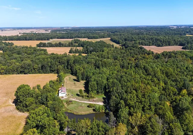 Photo 4 of Sale Pending at County Rd 900 N, Farmersburg, IN 47850 | MLS# 202640599 | Listing updated on 2026-10-13