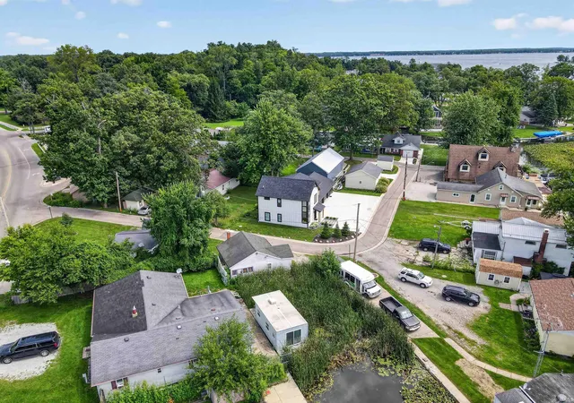 Photo 1 of Sale Pending at 1113 S Kitson Dr, Syracuse, IN 46567 | MLS# 202640612 | Listing updated on 2026-10-03