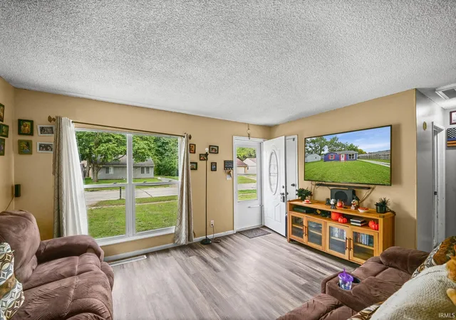 Photo 3 of Manufactured home for sale at 3236 Pipers Glen Dr, Lafayette, IN 47909 | MLS# 202640623 | Listing updated on 2026-10-15