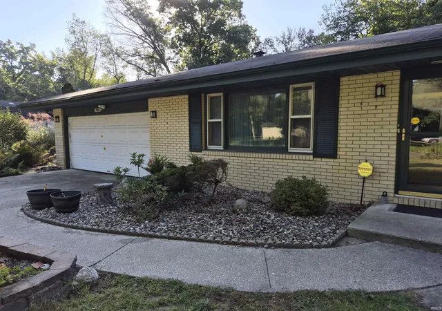 Photo 2 of Manufactured home for sale at 19282 Marion Ave, South Bend, IN 46637 | MLS# 202640634 | Listing updated on 2026-10-01