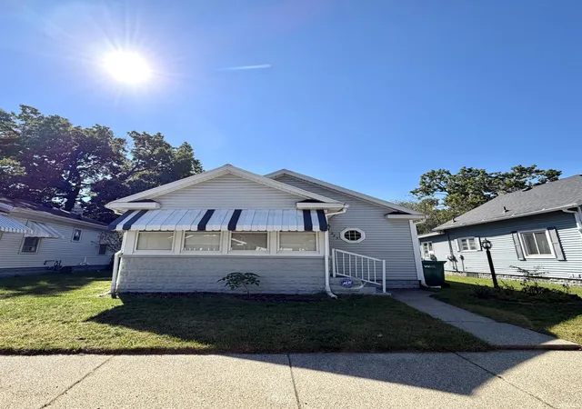 Manufactured home for sale at 225 Stanley St, Mishawaka, IN 46545 | MLS# 202640652