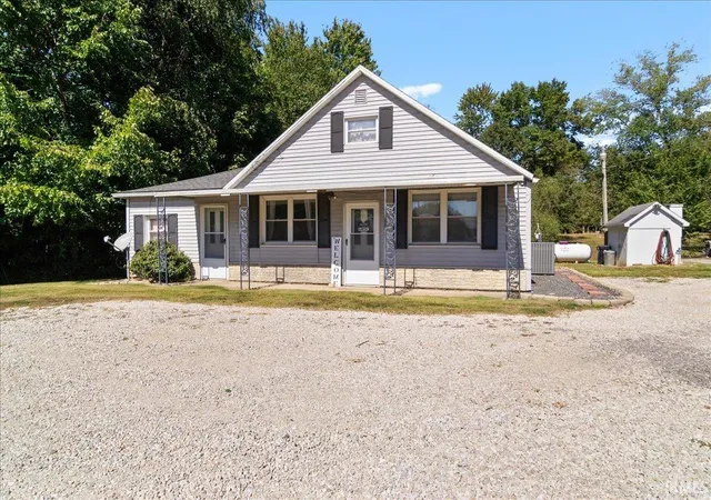 Photo 2 of Single family home for sale at 305 E Street Rd 64, Winslow, IN 47598 | MLS# 202640653 | Listing updated on 2026-10-13
