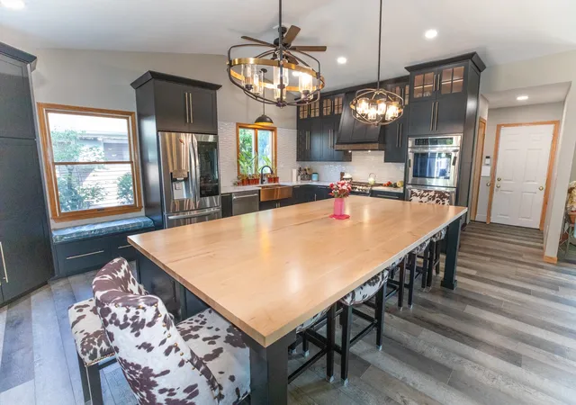 Photo 3 of Manufactured home for sale at 1500 Cardinal Cir, Rochester, IN 46975 | MLS# 202640699 | Listing updated on 2026-10-06