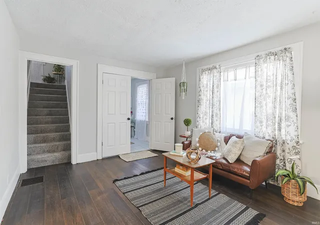 Photo 3 of Manufactured home for sale at 811 E Ewing Ave, South Bend, IN 46613 | MLS# 202640708 | Listing updated on 2026-10-14