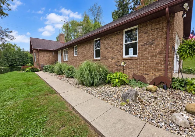 Photo 3 of Sale Pending at 61801 Myrtle Trl, South Bend, IN 46614 | MLS# 202640751 | Listing updated on 2026-10-05