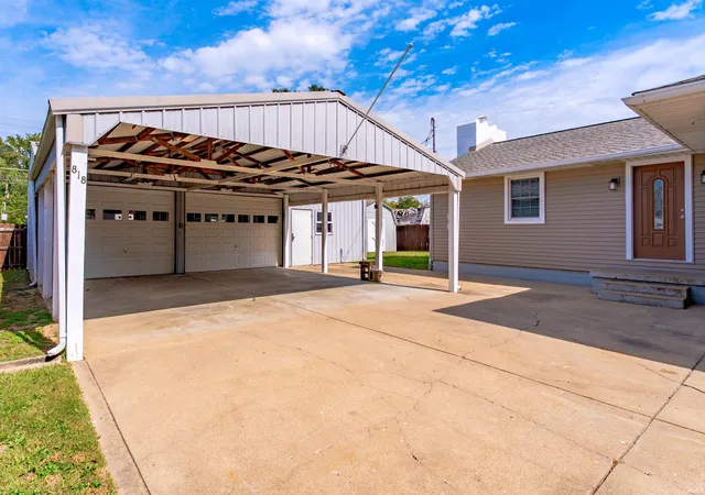 Photo 3 of Manufactured home for sale at 818 Harmon Ct, Evansville, IN 47711 | MLS# 202640760 | Listing updated on 2026-10-12