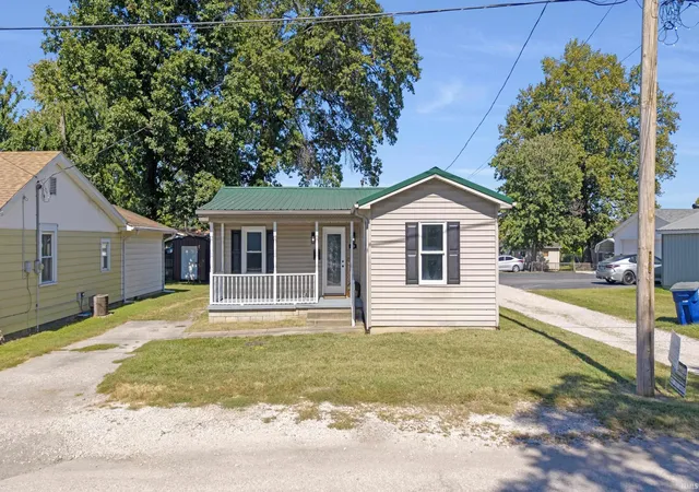 Photo 1 of Sale Pending at 823 W Wood St, Princeton, IN 47670 | MLS# 202640772 | Listing updated on 2026-10-17