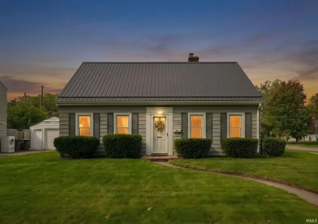 Manufactured home for sale at 2302 Wawonaissa Trl, Fort Wayne, IN 46809 | MLS# 202640794